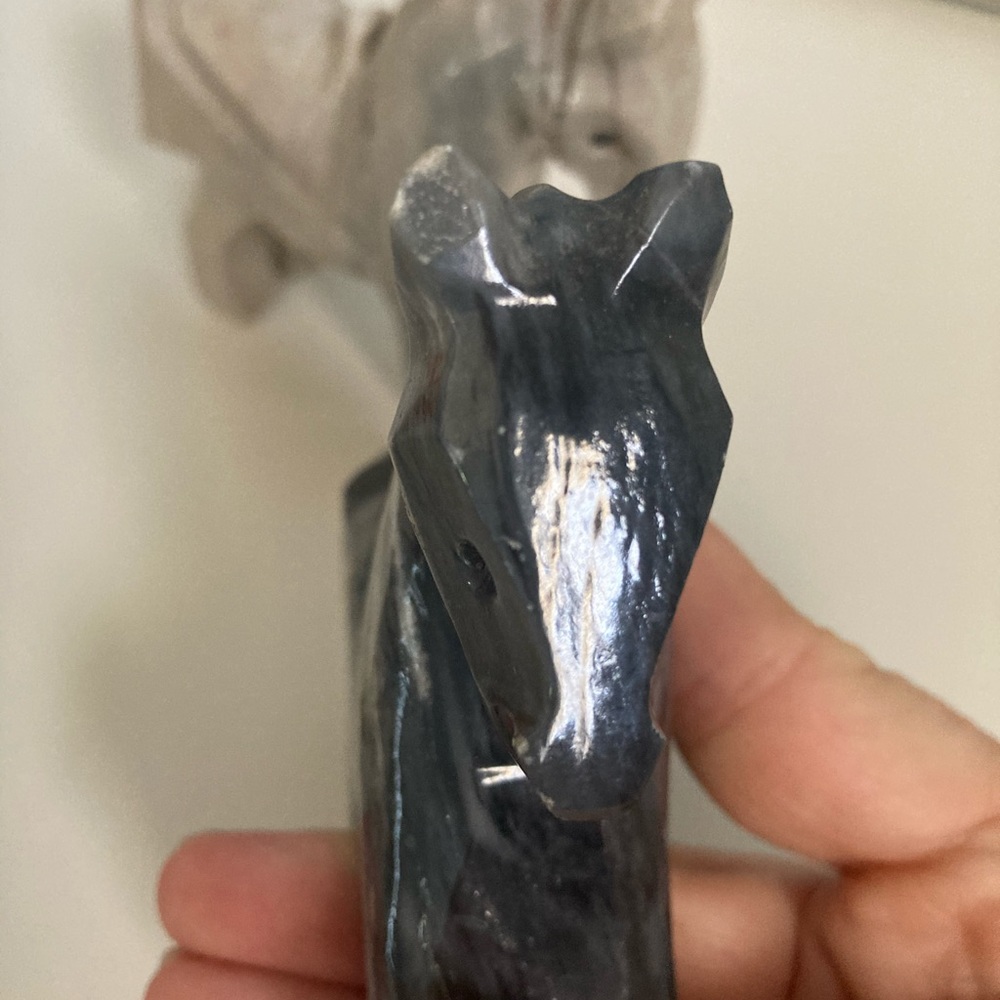 Marble craved horse figurines set if 2 - Picture 6 of 7